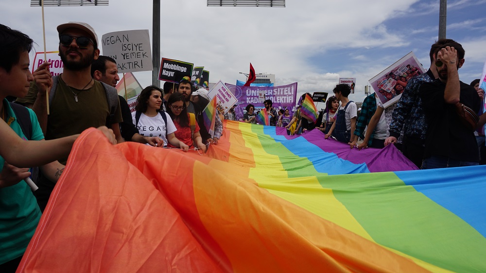 Rainbow scenes from 1th of May Celebrations | Kaos GL - News Portal for LGBTI+ News